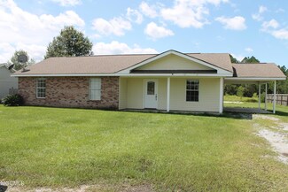 17219 Gardenia St, Kiln, MS 39556