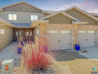 5007 Sunset Blvd, Madison, SD 57042