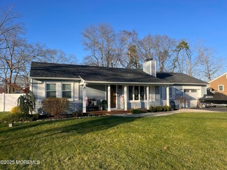 1018 Chelsea St, Forked River, NJ 08731