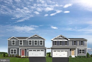 545 Raeann Dr, Greencastle, PA 17225