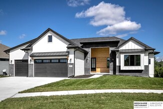 20810 Frances Cir, Elkhorn, NE 68022