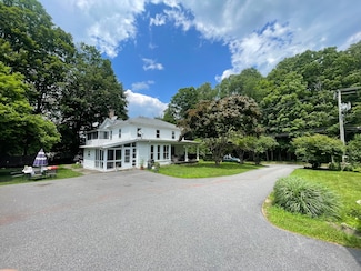 267 Rockwell St, Winsted, CT 06098