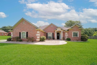 155 Kayla Ln, Longview, TX 75602
