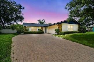 1071 Lexington Ct, Largo, FL 33771
