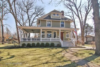 239 Scottswood Rd, Riverside, IL 60546