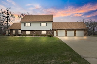 560 26th St NE, Owatonna, MN 55060