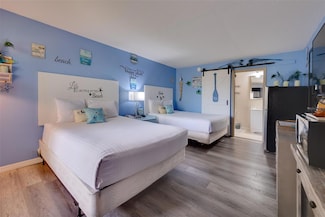 7150 N Tamiami Trail Unit S-606, Sarasota, FL 34243