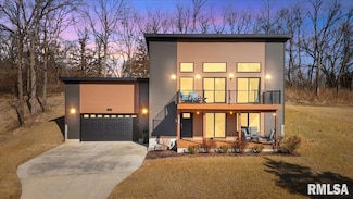 1157 Waverly Rd, Davenport, IA 52804