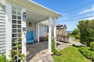 8 Landmark Ln, Rockport, MA 01966