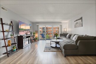 6461 W Warner Ave Unit 6418, Chicago, IL 60634