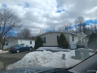 299 Sunset Dr, Holley, NY 14470