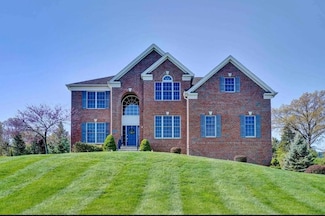 71 Thistle Ln, Hopewell Junction, NY 12533