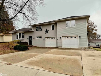 201 Fairway Dr, Clear Lake, IA 50428