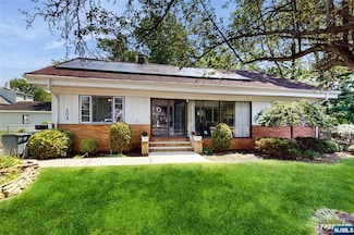 102 Overlook Ave, North Haledon, NJ 07508