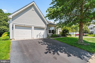 11 Jumping Brook Ln, Barnegat, NJ 08005