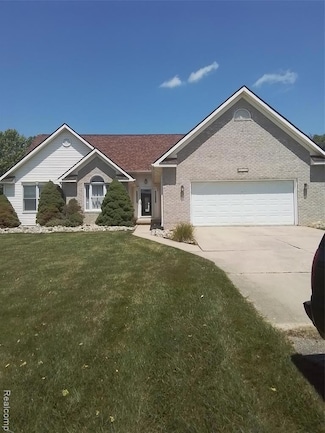 9472 Hill Rd, Swartz Creek, MI 48473