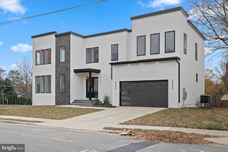 719 Meadow Ln SW, Vienna, VA 22180