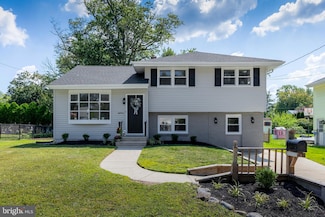 18 Cherry Ln, West Deptford, NJ 08096