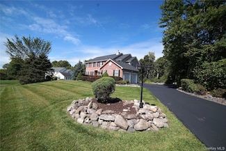 21 Pinecrest Rd, Salisbury Mills, NY 12577
