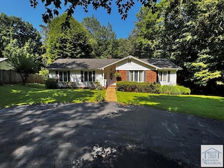 1222 Lanier Rd, Martinsville, VA 24112