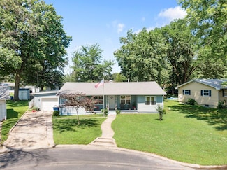517 Merry Dale Dr, Tipton, MO 65081