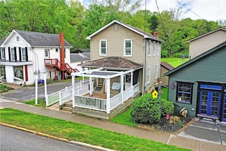 375 Main St, Volant, PA 16156