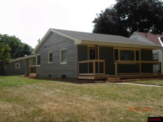 1709 N Broad St, Mankato, MN 56001
