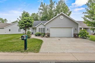 4923 W Woods Creek Ln, Appleton, WI 54913