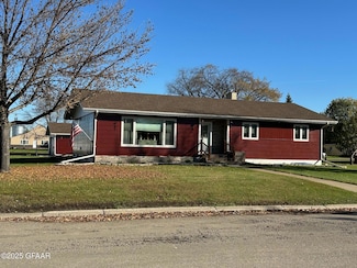 303 S Raymond St, Northwood, ND 58267