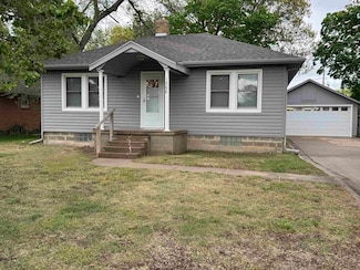 1208 S Grand Ave, Lyons, KS 67554
