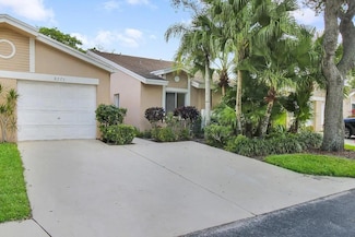 8273 Springtree Rd, Boca Raton, FL 33496