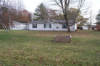 W6041 Main St, Packwaukee, WI 53953