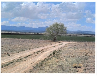 211 Sam Ford Dr, McIntosh, NM 87016
