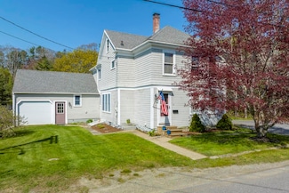 14 Williams St, Boothbay Harbor, ME 04538