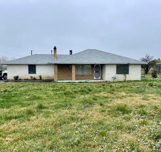 5730 Homedale Rd, Klamath Falls, OR 97603