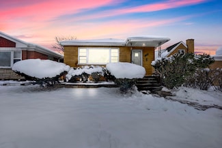 5265 W Devon Ave, Chicago, IL 60646