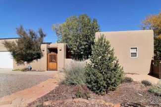 522 Camino de La Tierra, Corrales, NM 87048
