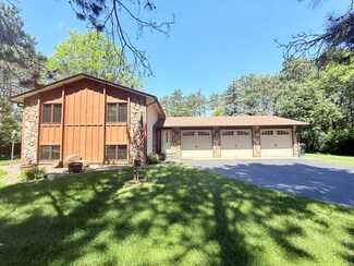 7829 Lois Ln, Circle Pines, MN 55014