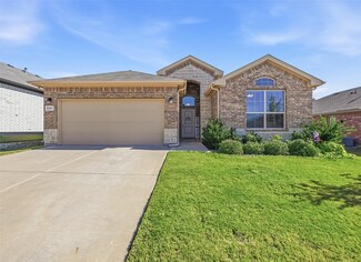 2381 Waggoner Ranch Dr, Weatherford, TX 76087