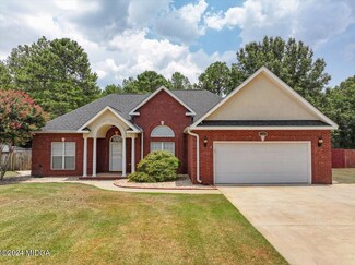 304 Ellicott Dr, Warner Robins, GA 31088