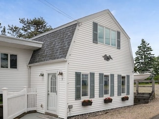 5 I St Unit 2, Newburyport, MA 01950