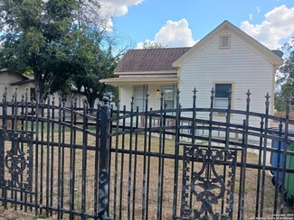 1322 W Hutchins Place, San Antonio, TX 78221