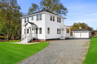 3 Highland Park Ave, Hudson, MA 01749