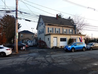 194-196 Willow St, Waltham, MA 02453