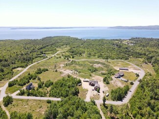 37 Trout Brook Ln, Searsport, ME 04974