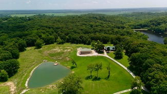 12501 Arrow Wood Dr, Tebbetts, MO 65080