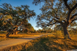 740 Optimist Way, Bandera, TX 78003