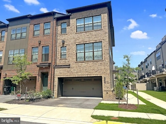 5525 Valmarana Way, Alexandria, VA 22312
