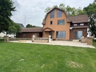 70 Lakeview Dr, Slayton, MN 56172