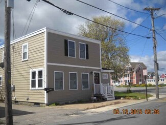 2 Dover Ave, Hampton, NH 03842